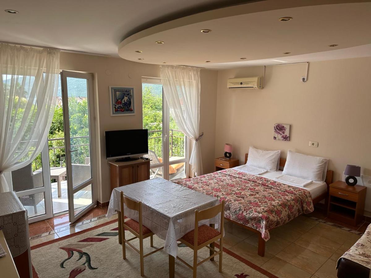 Villa Alla Bed And Breakfast Herceg Novi Ngoại thất bức ảnh