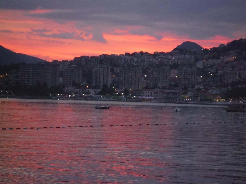 Villa Alla Bed And Breakfast Herceg Novi Ngoại thất bức ảnh